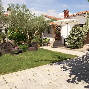 holiday-home-eva-pula.in-istria.net/
